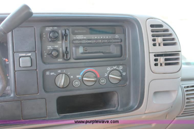 image for item C2697 1995 Chevrolet Silverado 1500 extended cab pickup truck