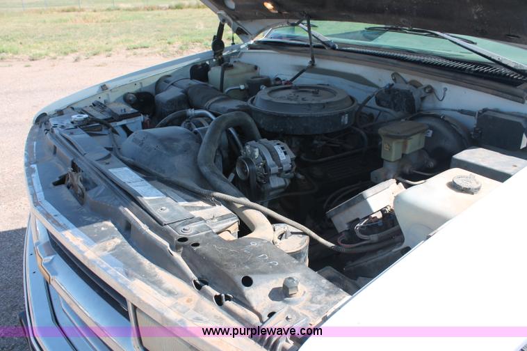 image for item C2697 1995 Chevrolet Silverado 1500 extended cab pickup truck