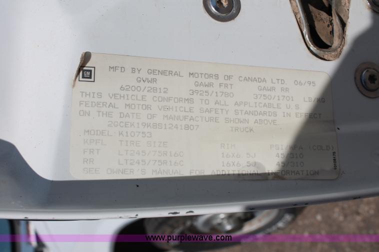 image for item C2697 1995 Chevrolet Silverado 1500 extended cab pickup truck