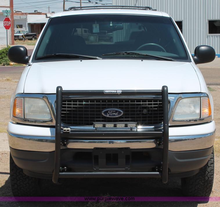 image for item C2700 2000 Ford Expedition XLT SUV