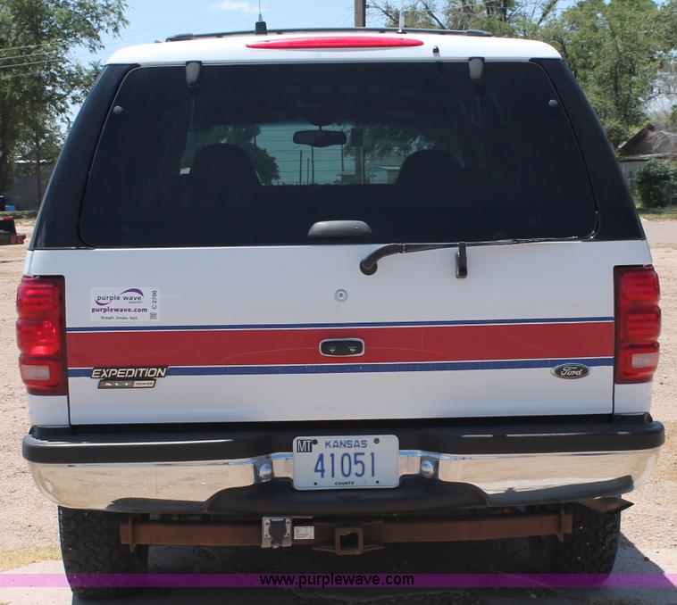 image for item C2700 2000 Ford Expedition XLT SUV