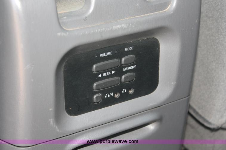 image for item C2700 2000 Ford Expedition XLT SUV