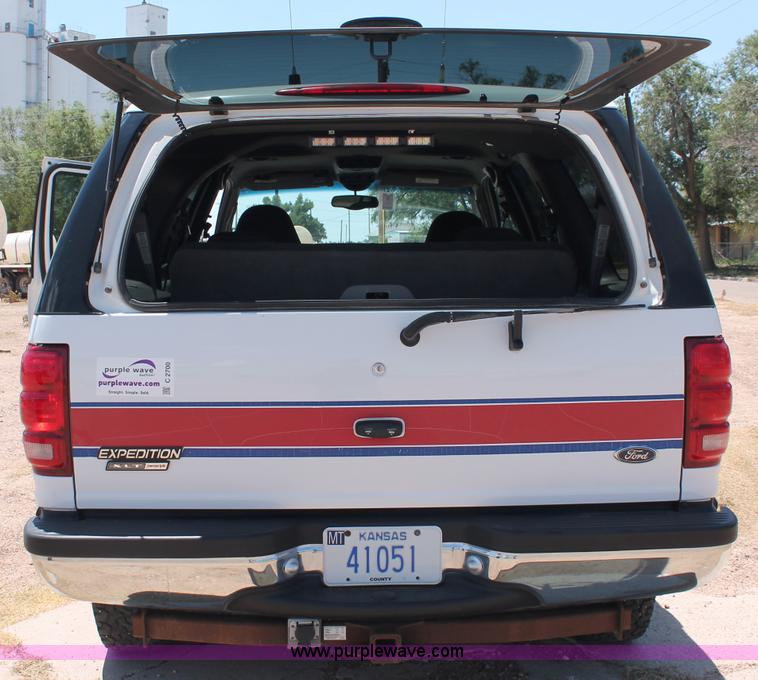 image for item C2700 2000 Ford Expedition XLT SUV