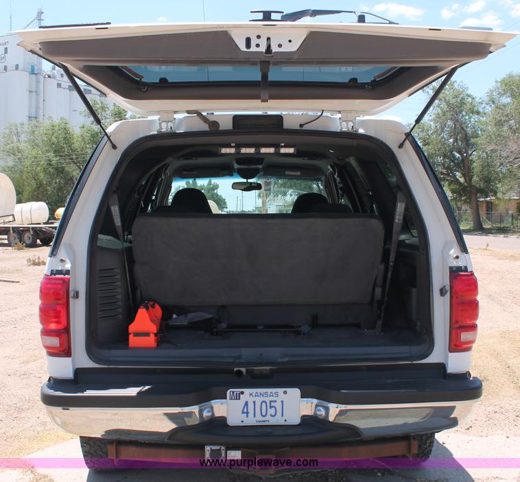 image for item C2700 2000 Ford Expedition XLT SUV