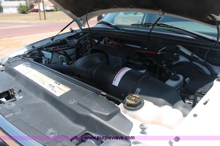 image for item C2700 2000 Ford Expedition XLT SUV