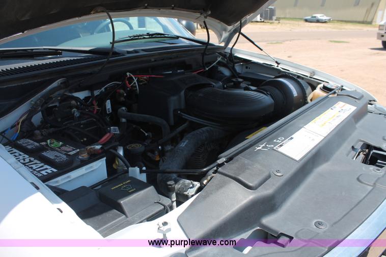 image for item C2700 2000 Ford Expedition XLT SUV