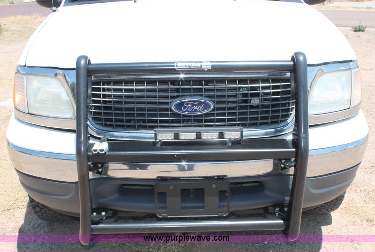 image for item C2700 2000 Ford Expedition XLT SUV