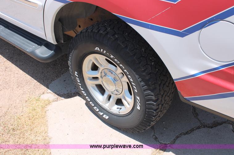 image for item C2700 2000 Ford Expedition XLT SUV