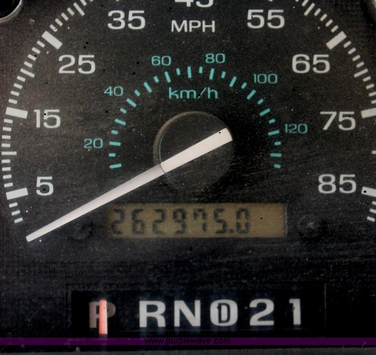 image for item C2718 1993 Ford E350 Econoline school bus