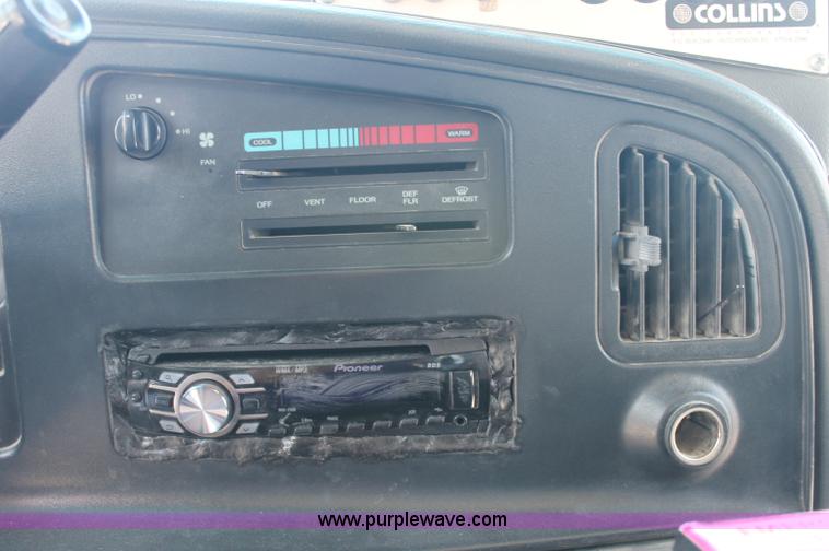 image for item C2718 1993 Ford E350 Econoline school bus