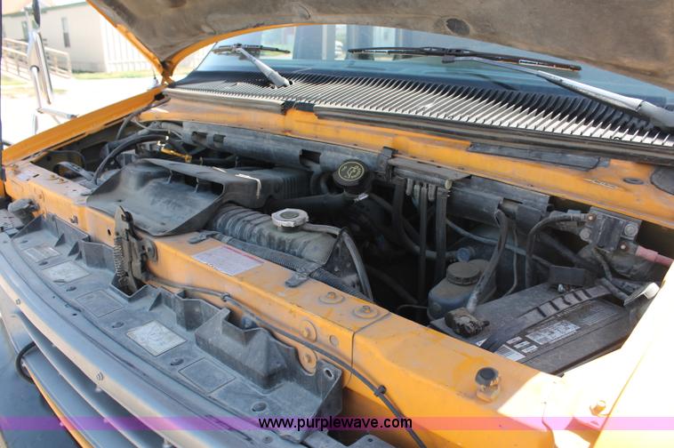 image for item C2718 1993 Ford E350 Econoline school bus