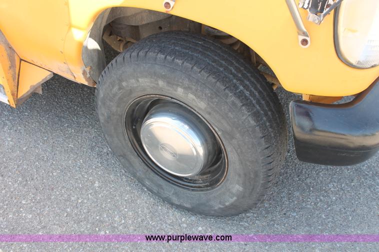 image for item C2718 1993 Ford E350 Econoline school bus