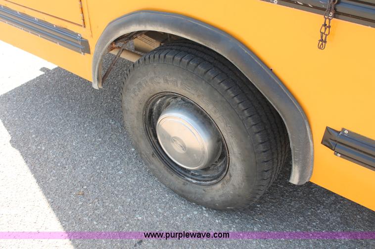 image for item C2718 1993 Ford E350 Econoline school bus