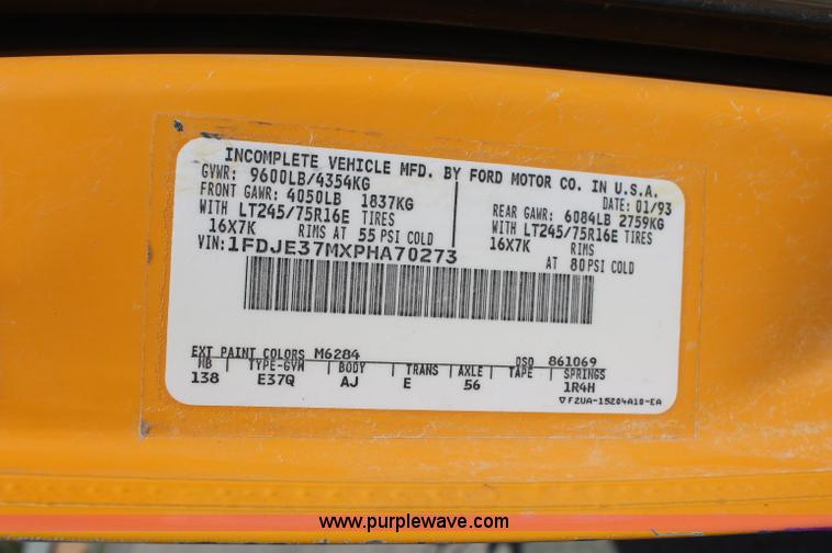 image for item C2718 1993 Ford E350 Econoline school bus