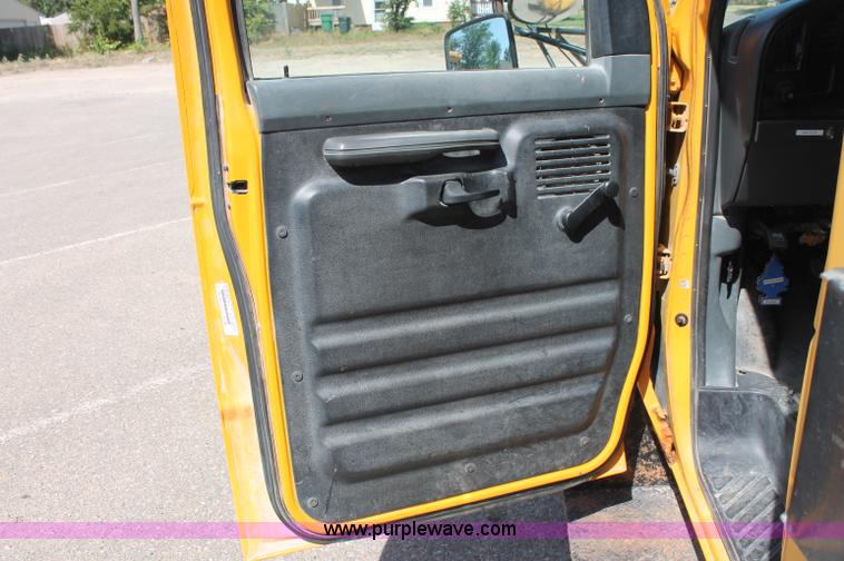 image for item C2720 1996 Ford E350 Econoline school bus