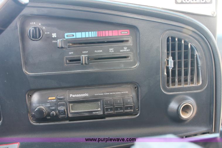 image for item C2720 1996 Ford E350 Econoline school bus