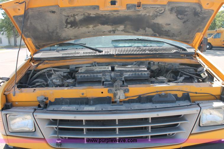 image for item C2720 1996 Ford E350 Econoline school bus