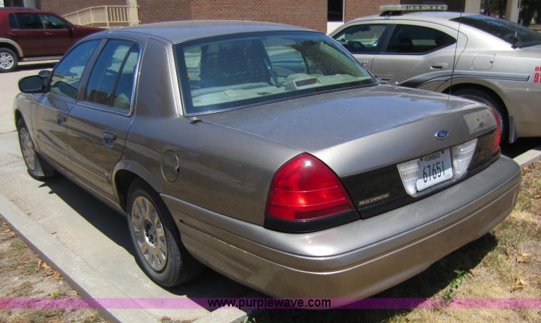 image for item D2051 2005 Ford Crown Victoria Police Interceptor