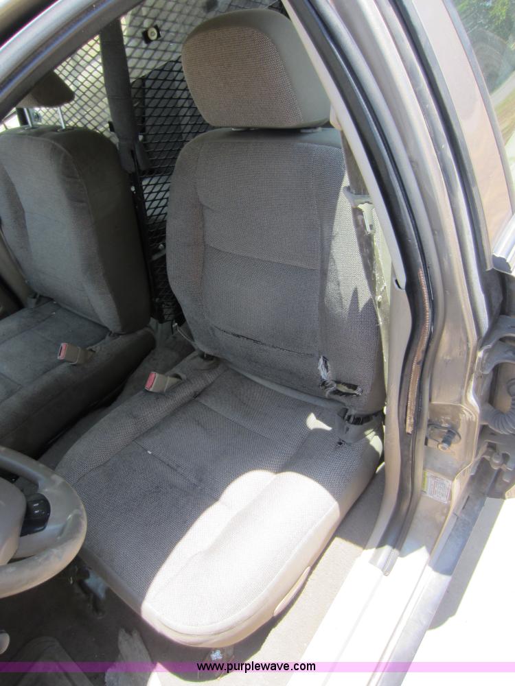 image for item D2051 2005 Ford Crown Victoria Police Interceptor