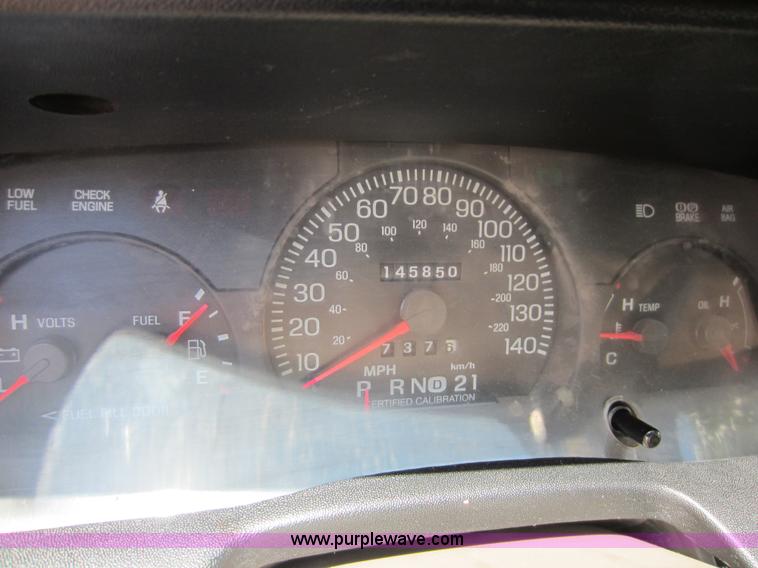 image for item D2051 2005 Ford Crown Victoria Police Interceptor