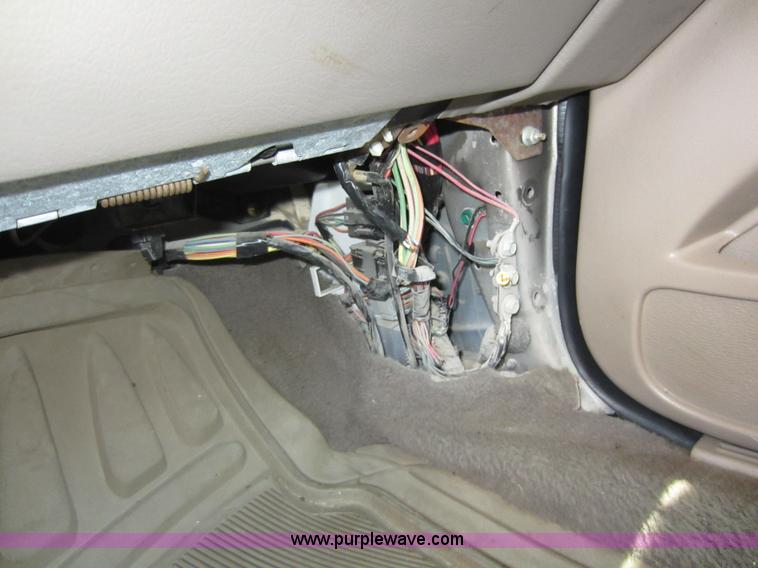 image for item D2051 2005 Ford Crown Victoria Police Interceptor