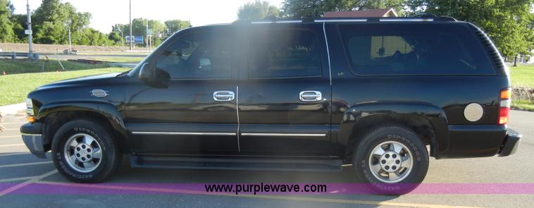 image for item D4156 2002 Chevrolet Suburban 1500 LT SUV