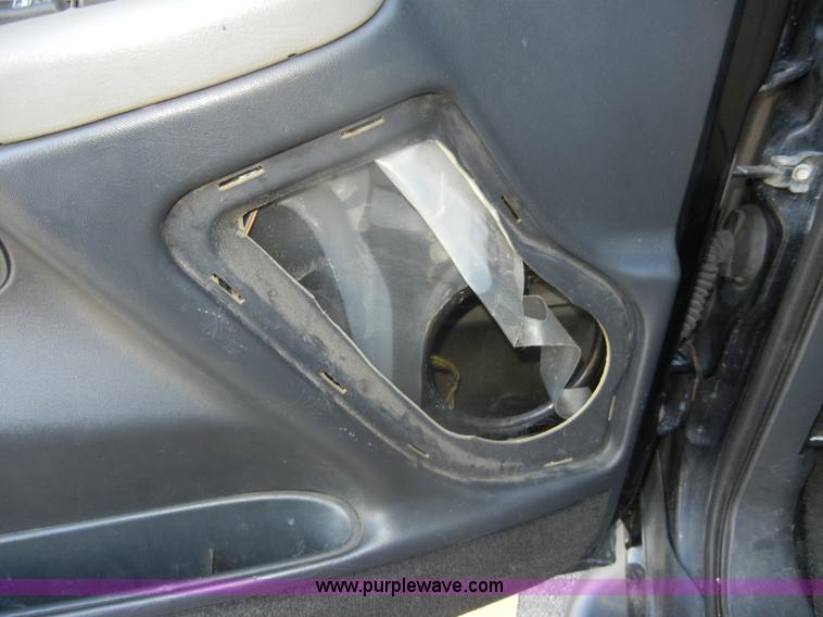 image for item D4156 2002 Chevrolet Suburban 1500 LT SUV