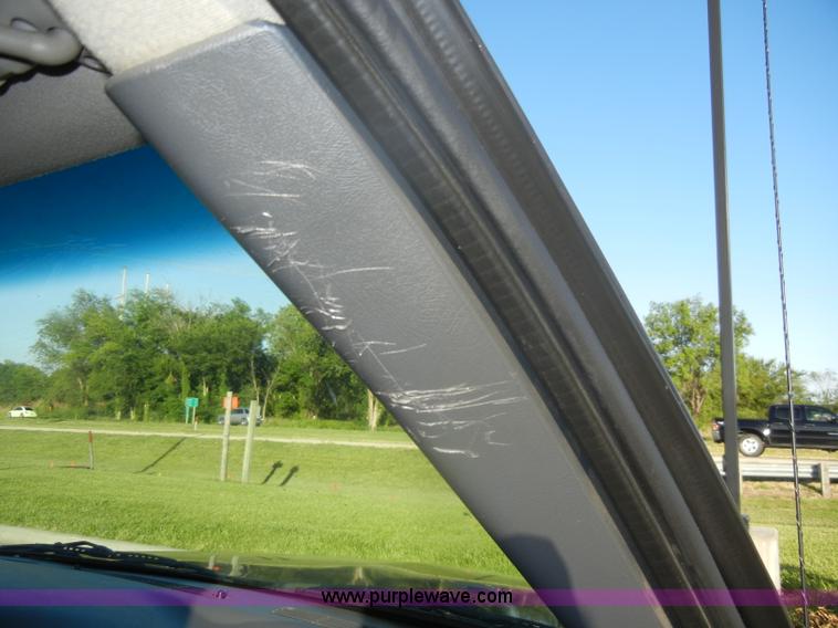 image for item D4156 2002 Chevrolet Suburban 1500 LT SUV