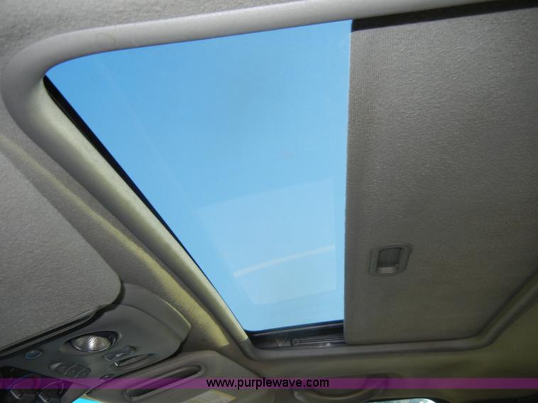 image for item D4156 2002 Chevrolet Suburban 1500 LT SUV