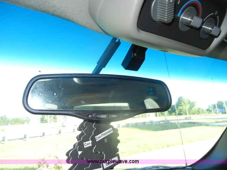 image for item D4156 2002 Chevrolet Suburban 1500 LT SUV