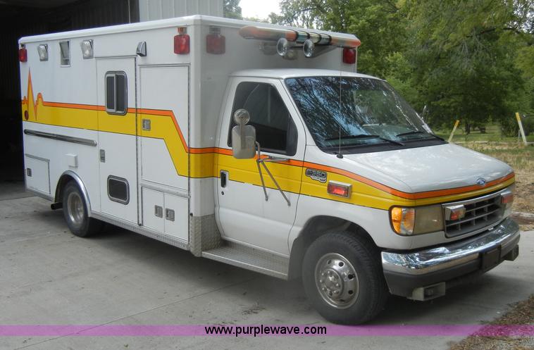 image for item D4355 1995 Ford E350 ambulance