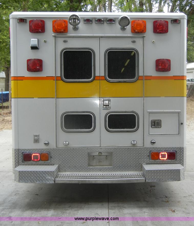 image for item D4355 1995 Ford E350 ambulance