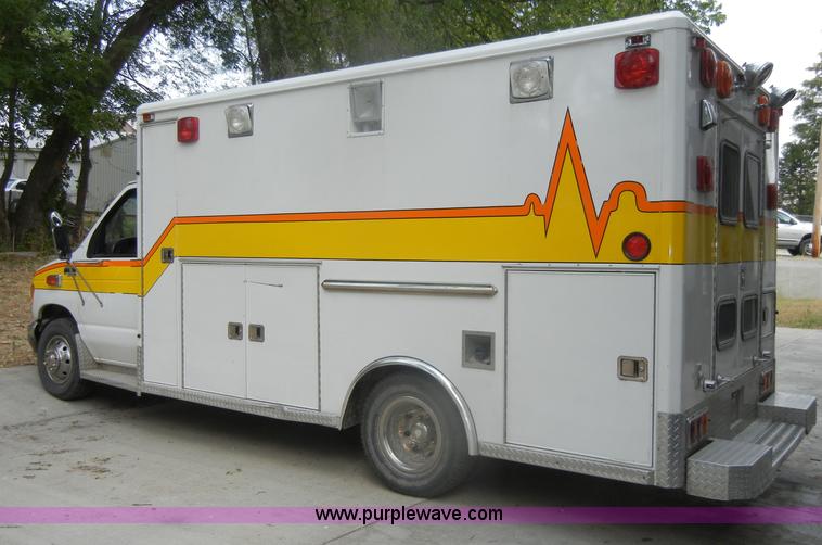 image for item D4355 1995 Ford E350 ambulance