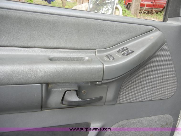 image for item D4355 1995 Ford E350 ambulance