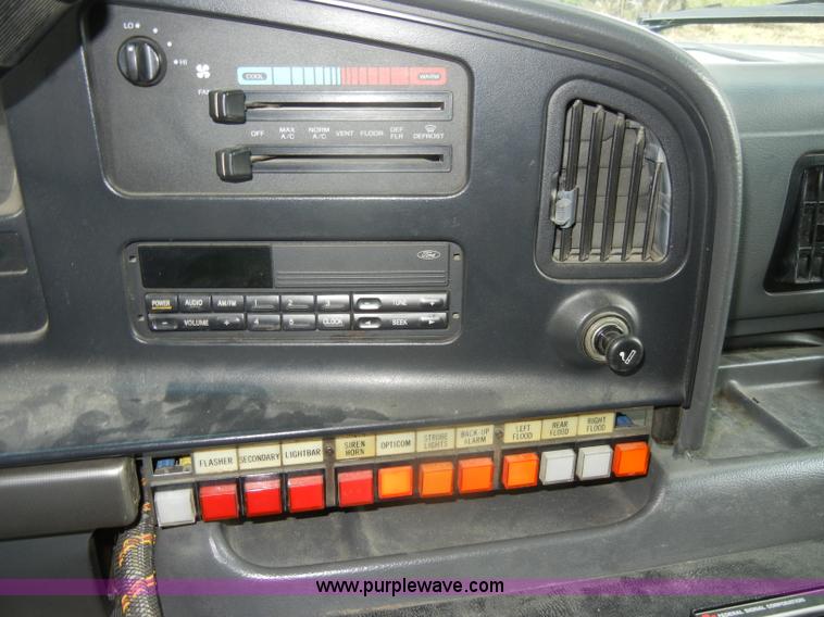image for item D4355 1995 Ford E350 ambulance