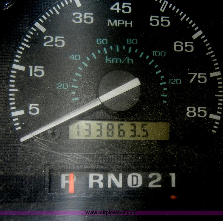 image for item D4355 1995 Ford E350 ambulance