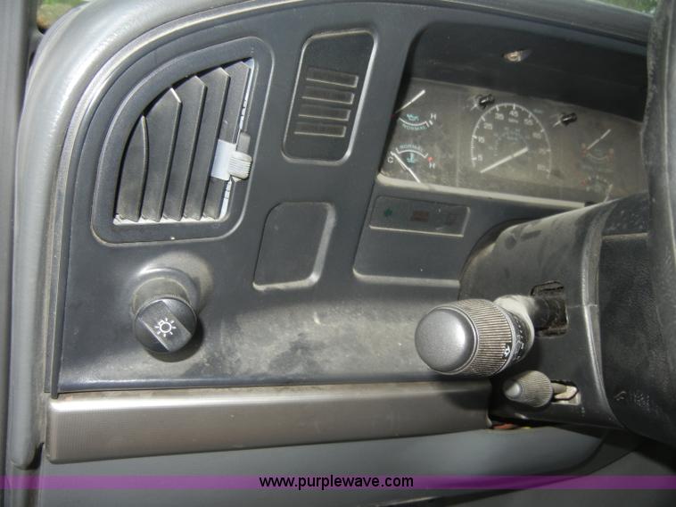 image for item D4355 1995 Ford E350 ambulance