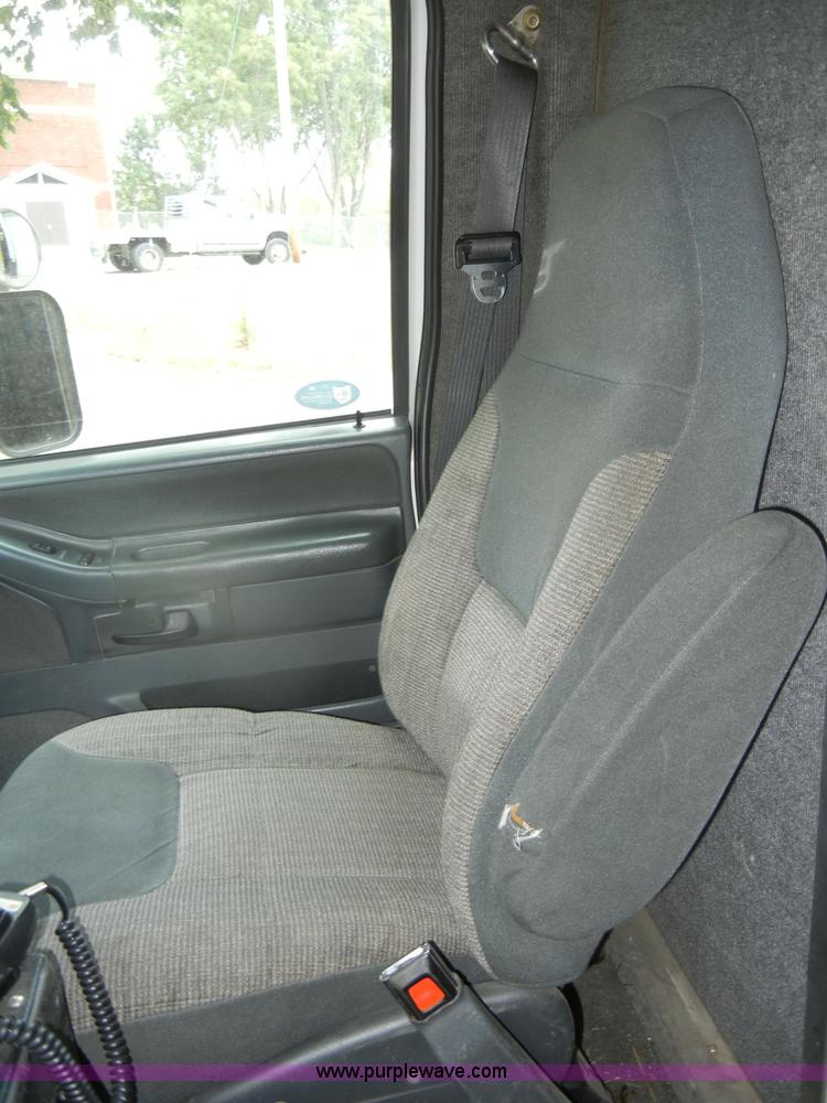 image for item D4355 1995 Ford E350 ambulance