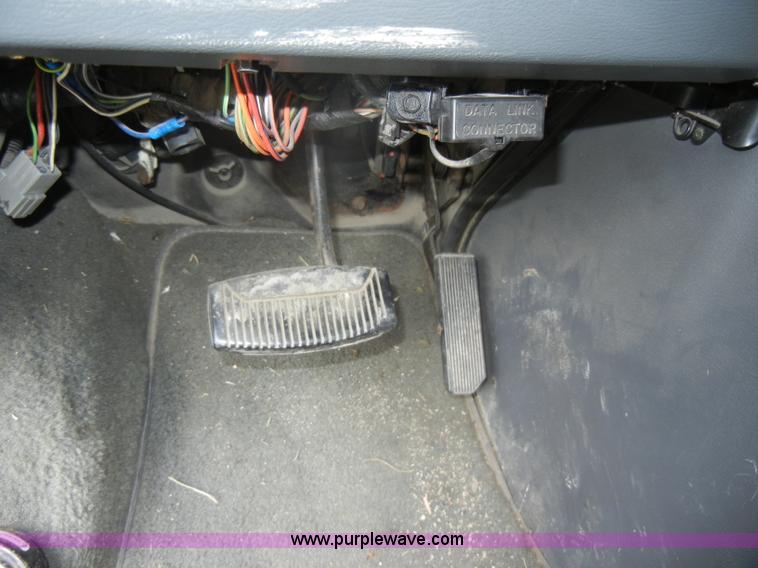 image for item D4355 1995 Ford E350 ambulance