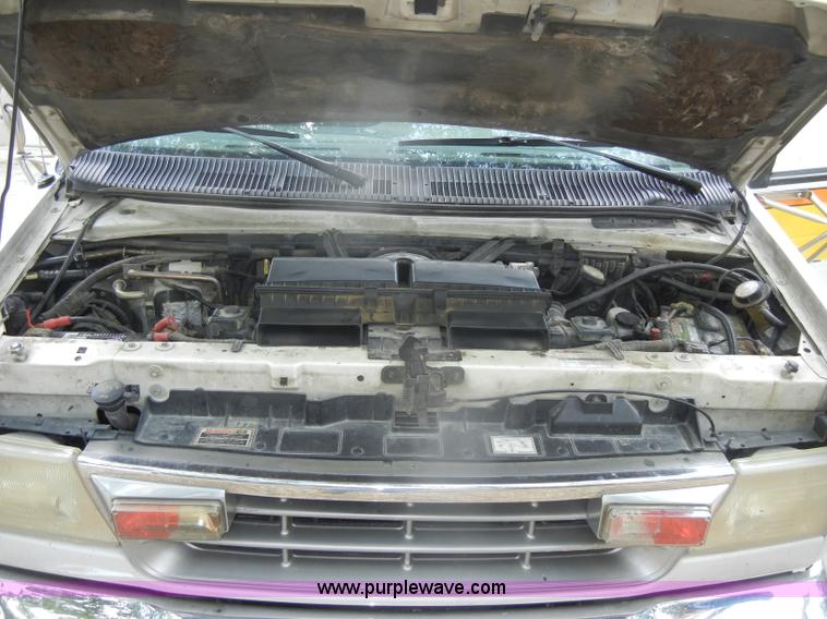 image for item D4355 1995 Ford E350 ambulance