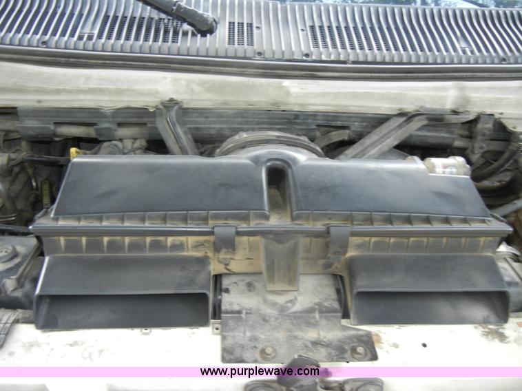 image for item D4355 1995 Ford E350 ambulance