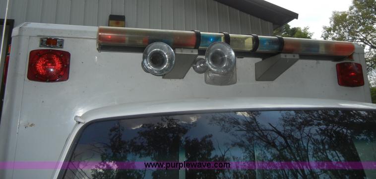 image for item D4355 1995 Ford E350 ambulance