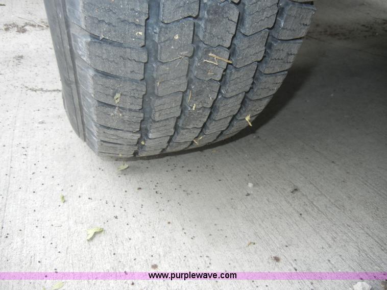 image for item D4355 1995 Ford E350 ambulance