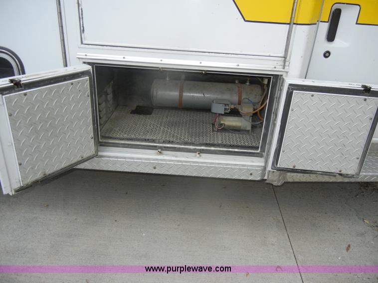 image for item D4355 1995 Ford E350 ambulance