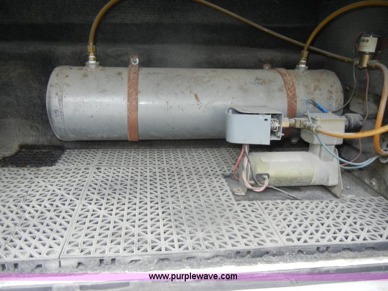 image for item D4355 1995 Ford E350 ambulance