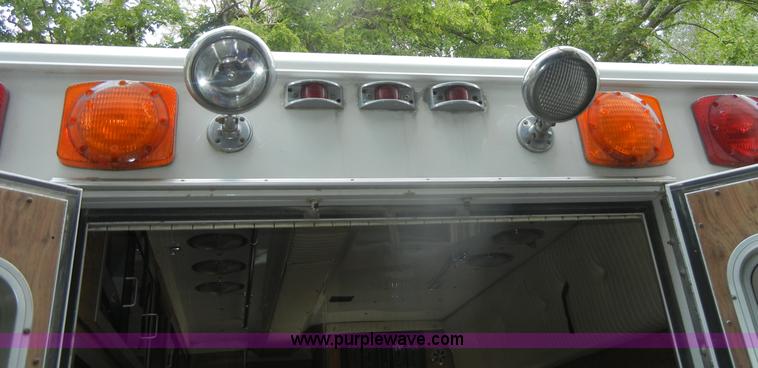 image for item D4355 1995 Ford E350 ambulance
