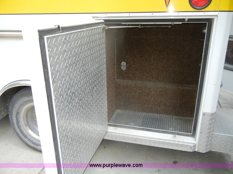 image for item D4355 1995 Ford E350 ambulance