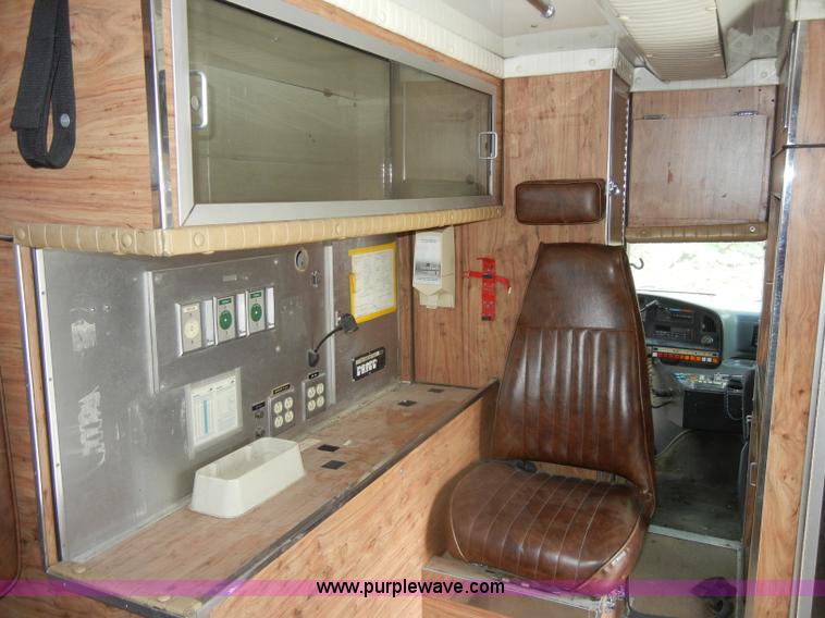 image for item D4355 1995 Ford E350 ambulance