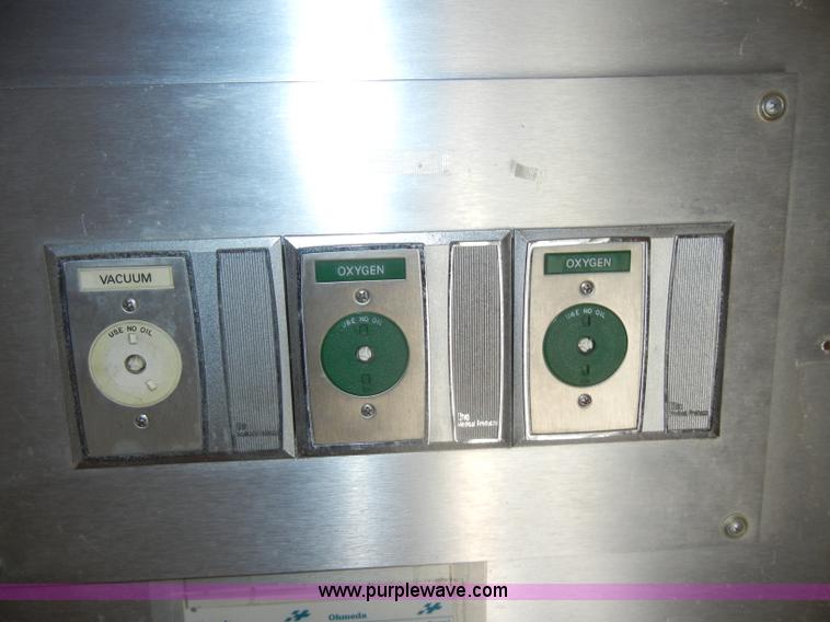 image for item D4355 1995 Ford E350 ambulance