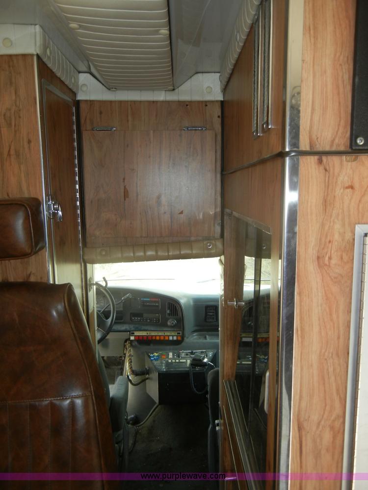 image for item D4355 1995 Ford E350 ambulance